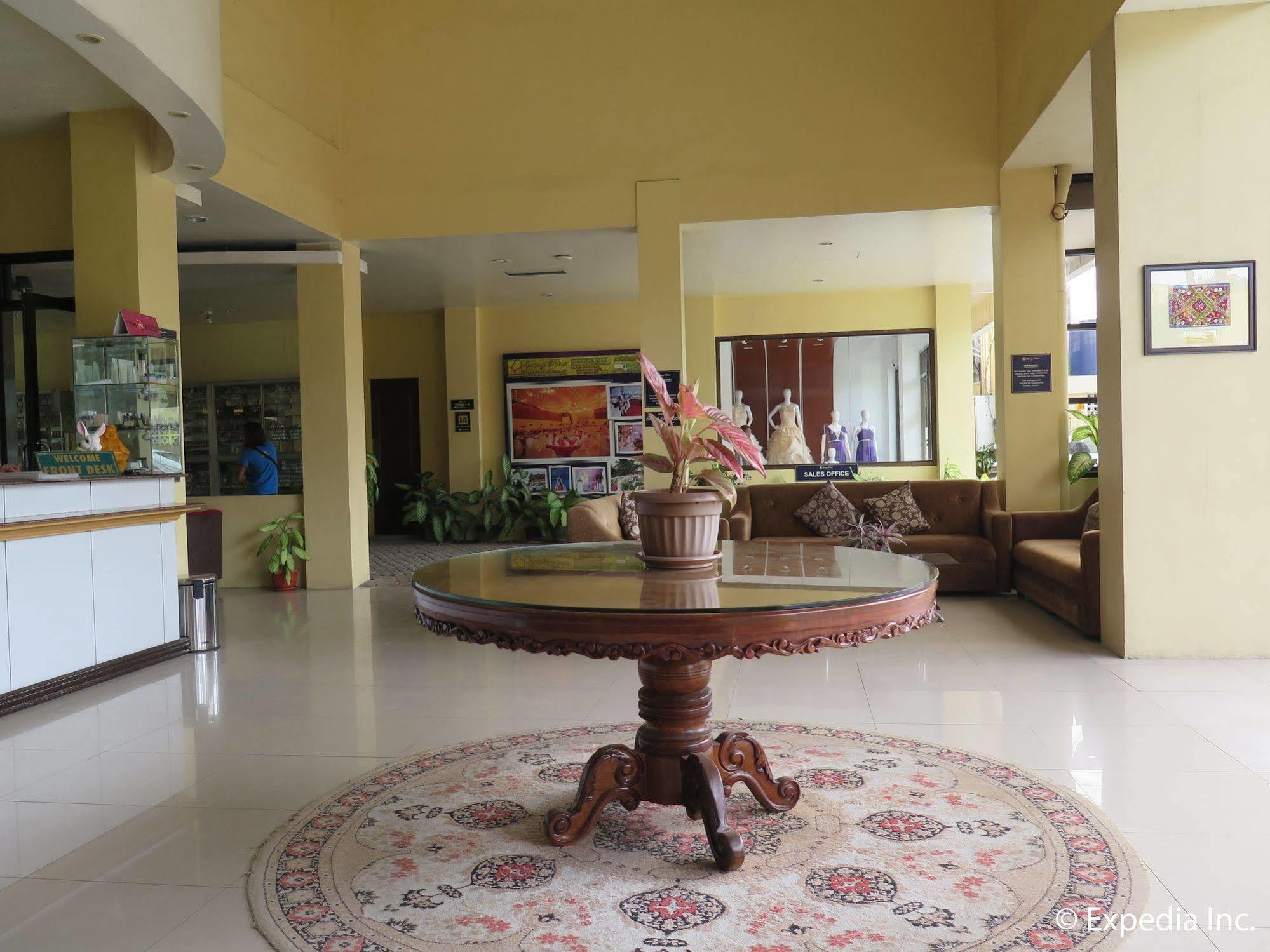 Oyo 197 Sunny Point Hotel Davao City Exteriör bild