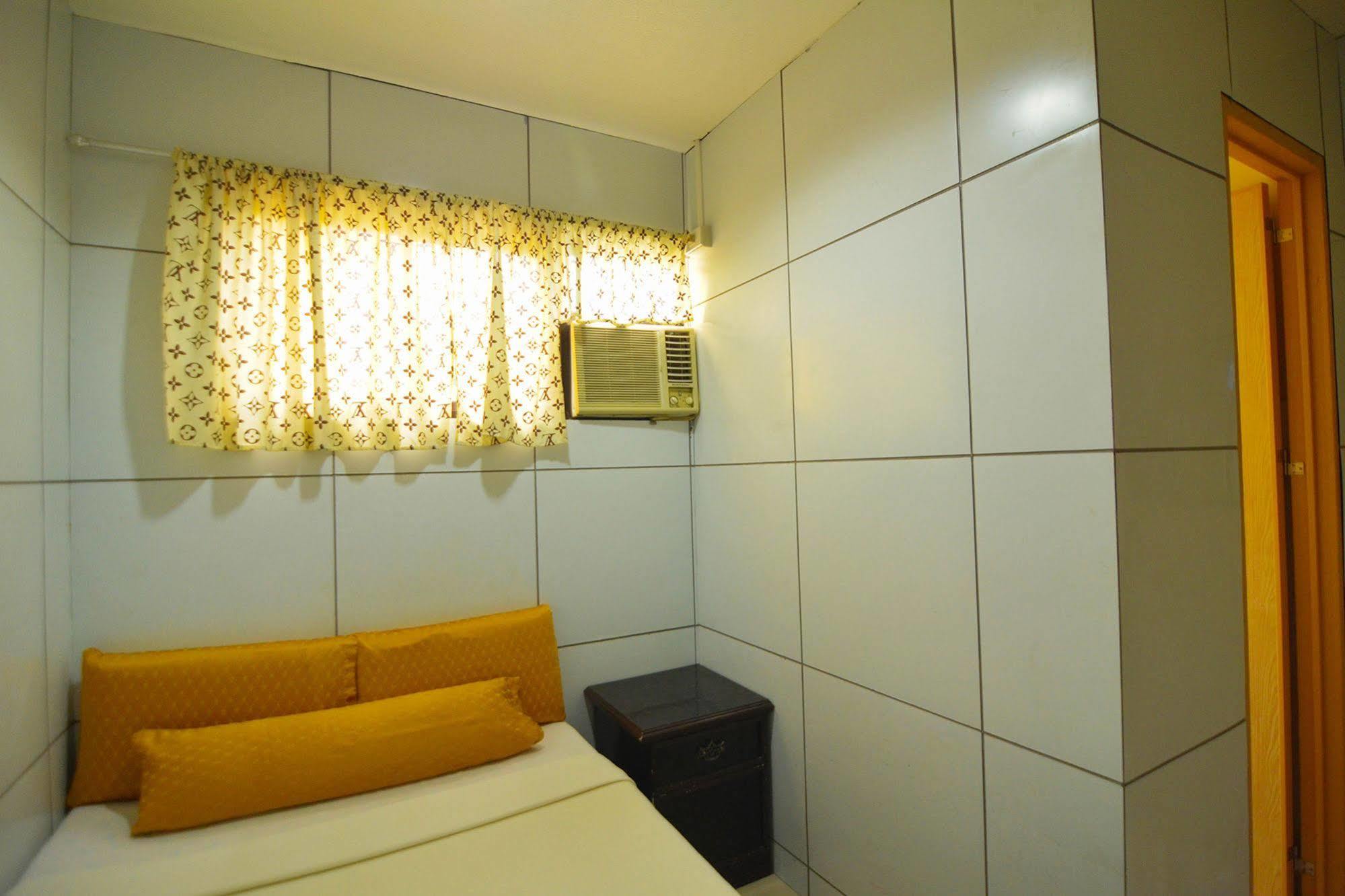 Oyo 197 Sunny Point Hotel Davao City Exteriör bild