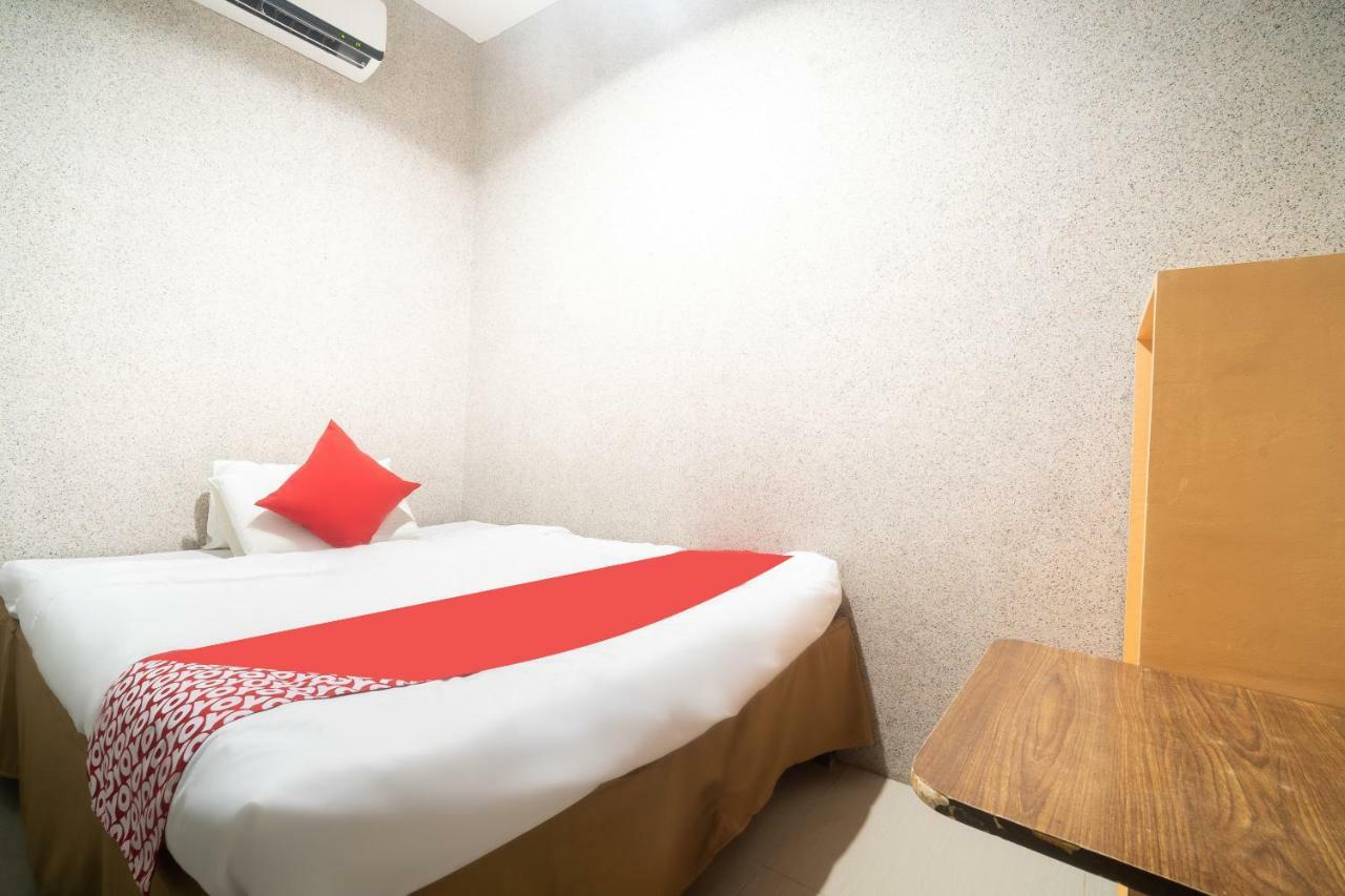 Oyo 197 Sunny Point Hotel Davao City Exteriör bild
